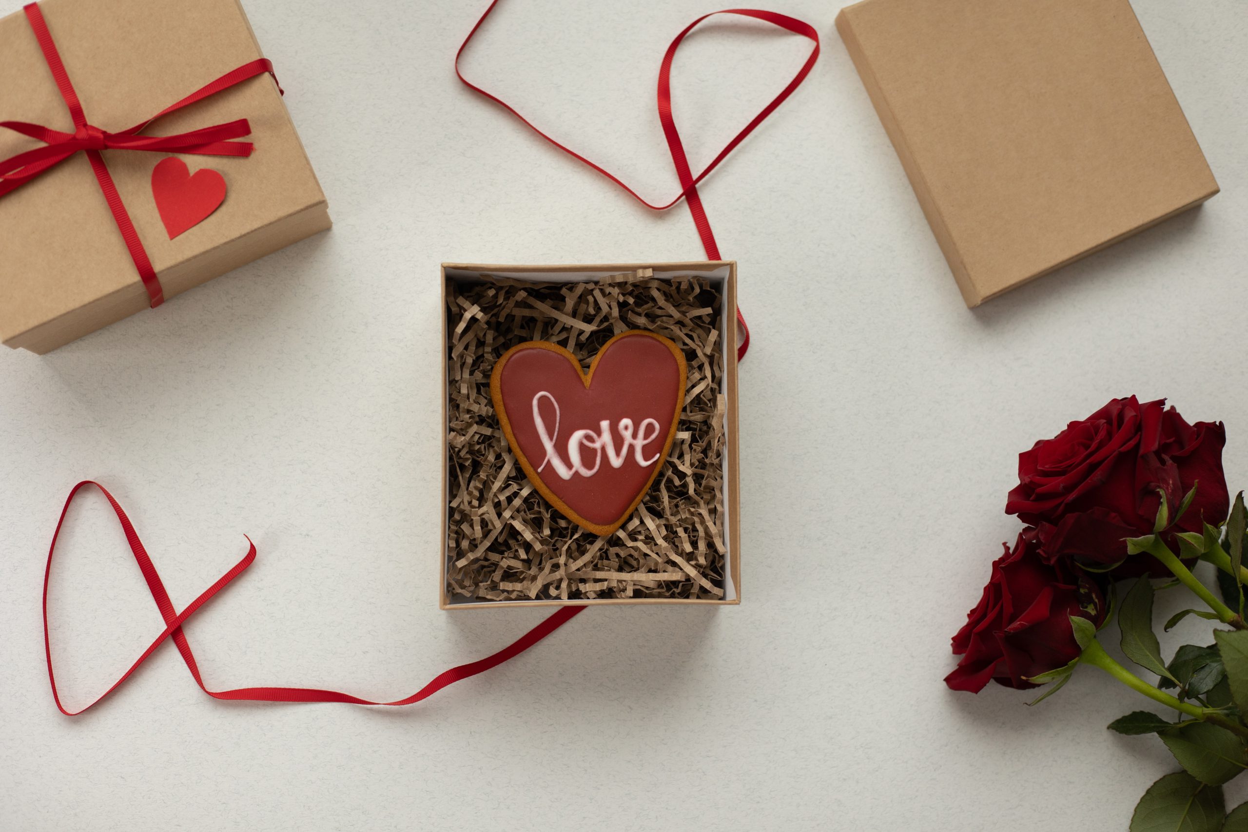 How to Pick the Best Valentine’s Day Gifts For Friends