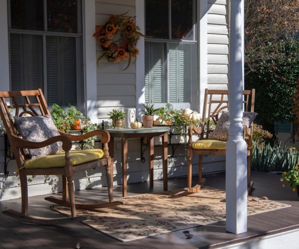 Easy Chic Fall Porch Decorating Ideas for You to Learn