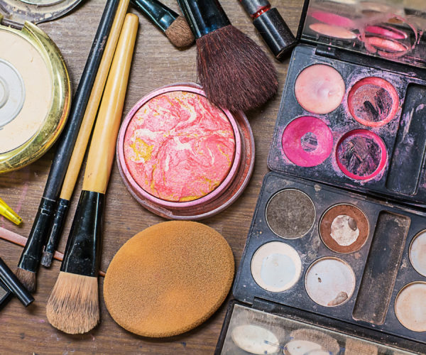Top 10 Beautiful Makeup Accessories and Their Uses