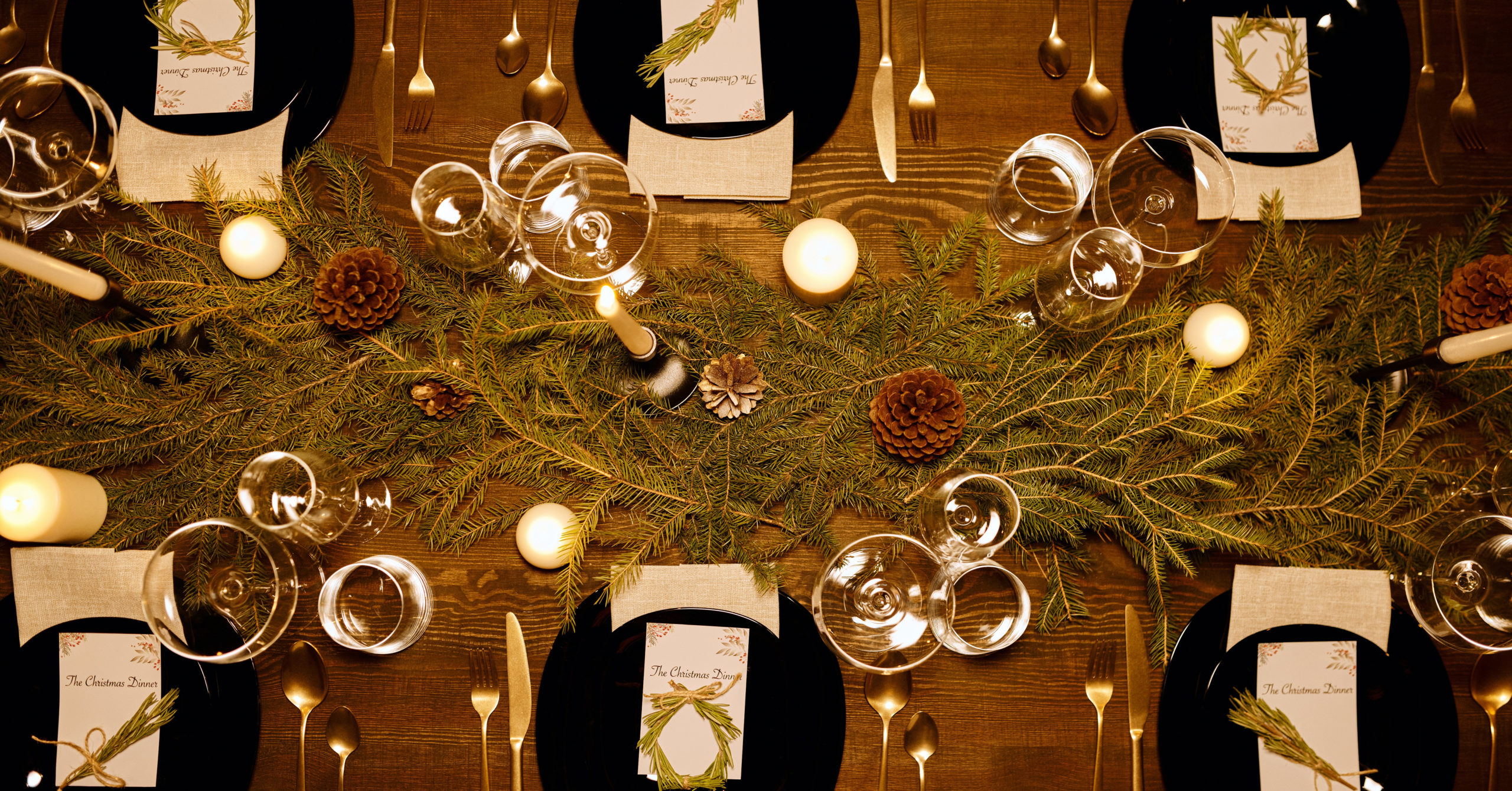 Creative Holiday Centerpiece Ideas That Are Easy On Your Wallet
