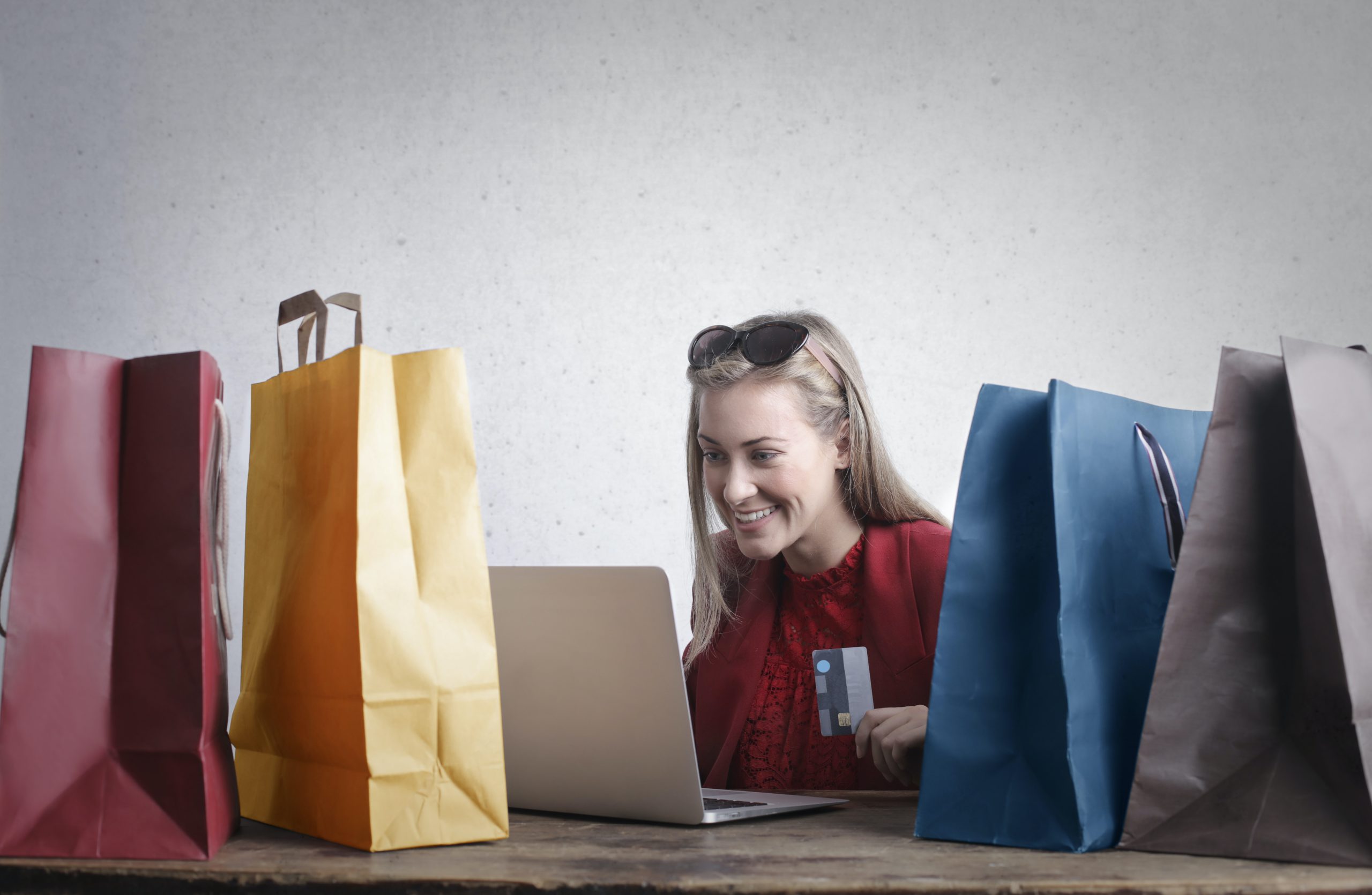 Your Ultimate Online Shopping Guide Without Experiencing the Pitfalls
