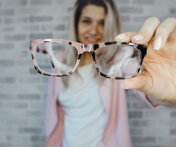 What are the 10 Reasons Why People Wear Glasses?