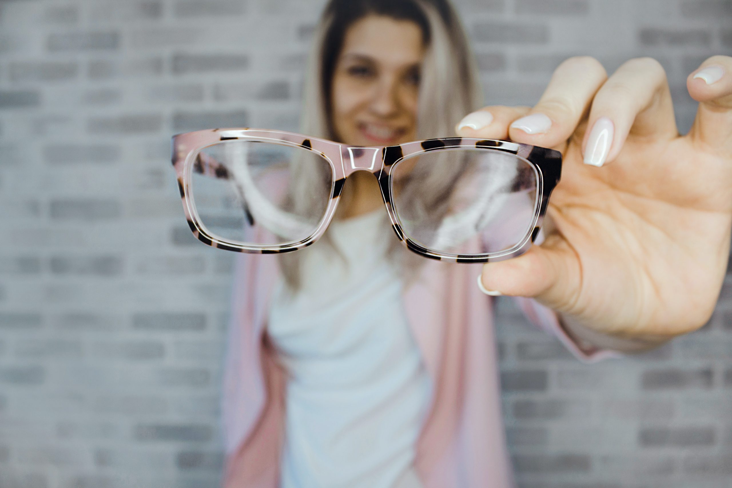 What are the 10 Reasons Why People Wear Glasses?